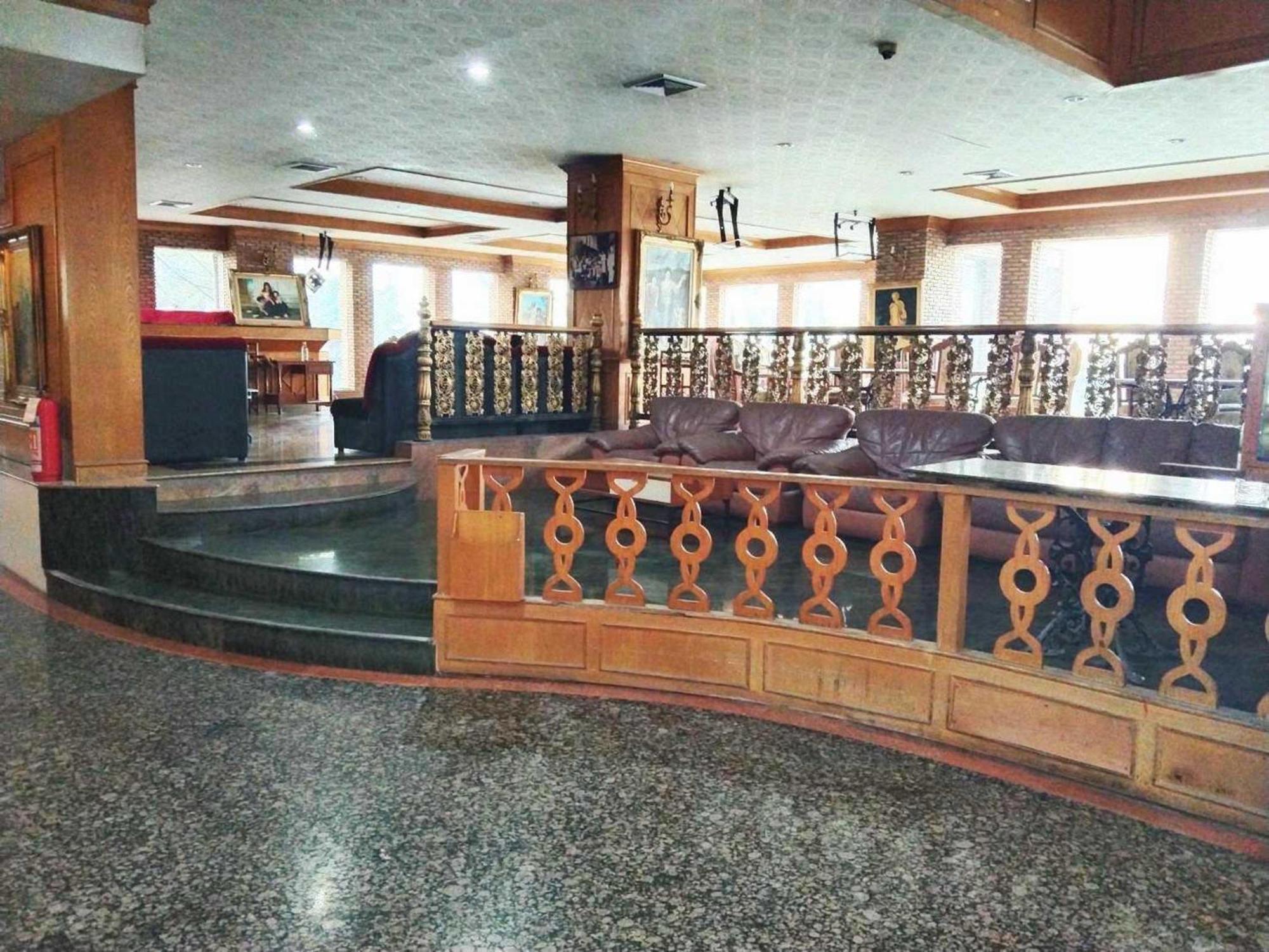 فندق 13 كوينز بانج ياي نونتابوري المظهر الخارجي الصورة